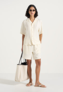 ari-unisex-textured-shorts-cream