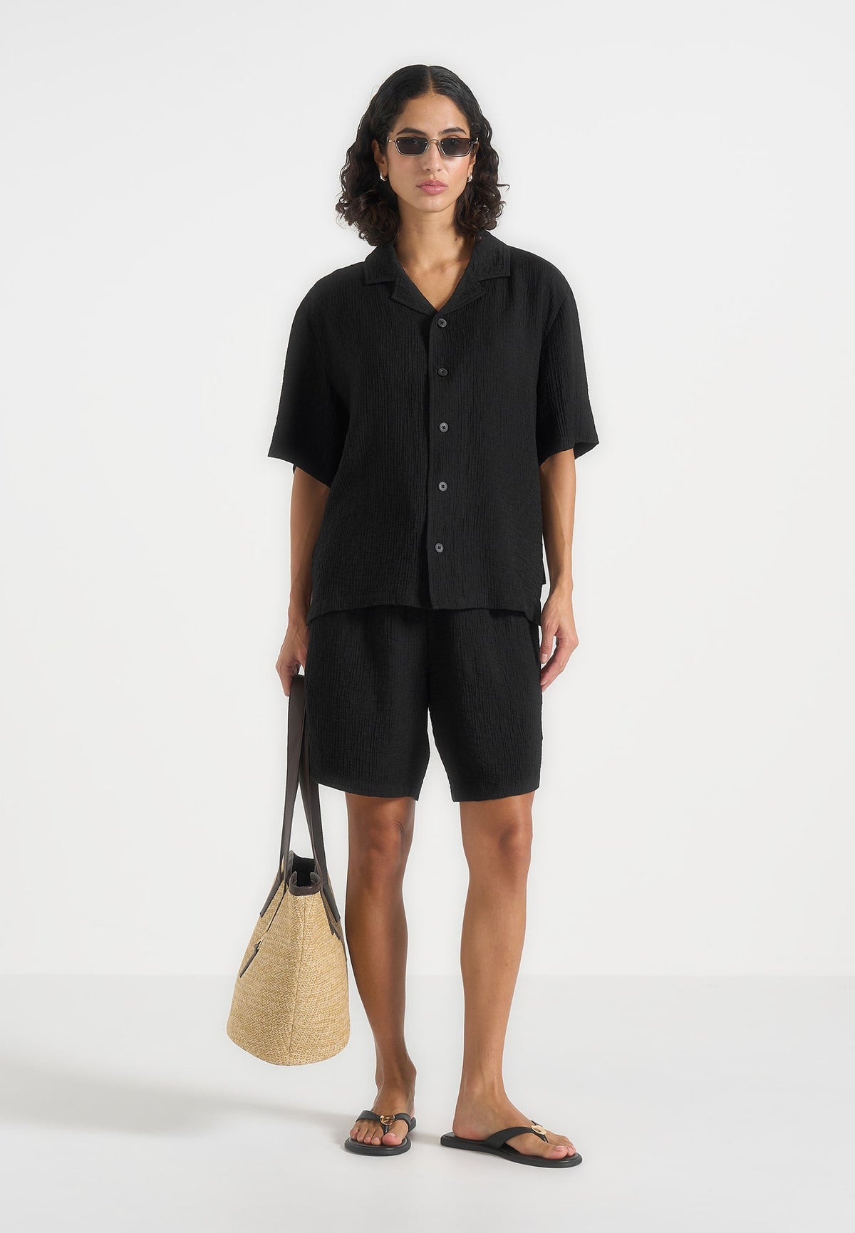 Ari - Unisex Textured Shorts - Black