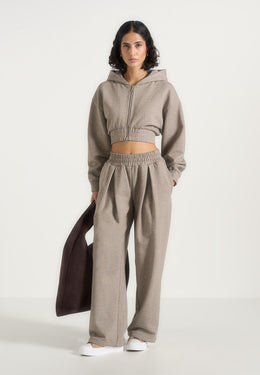 fanny-straight-leg-box-pleat-sweatpants-taupe