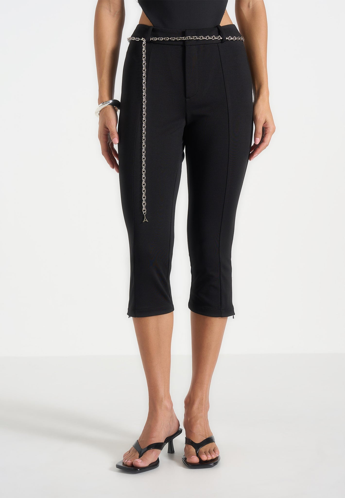 Una - Capri Leggings With Chain - Black 