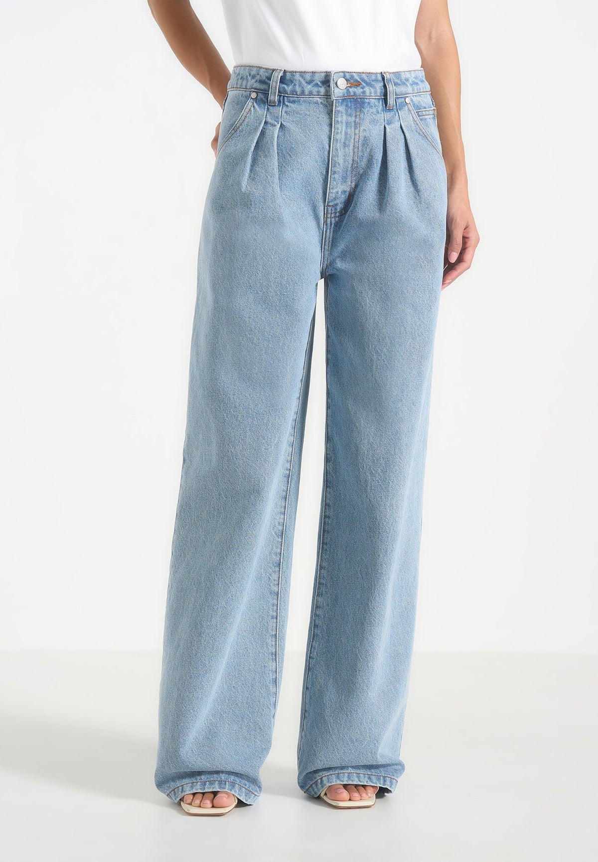 Lucy - Twin Pleat Wide-Leg Denim Jeans - Mid Blue