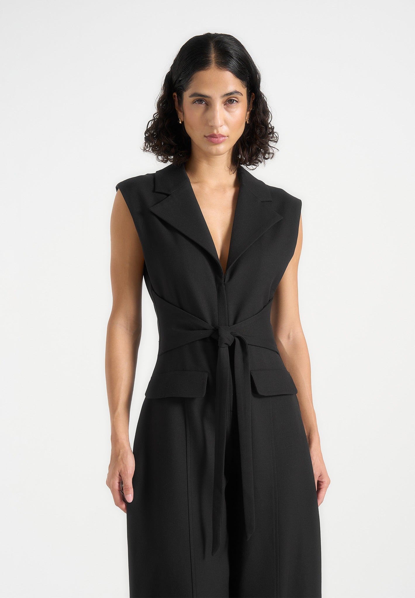 Kira - Tie-Waist Barrel Leg Tailored Jumpsuit - Black