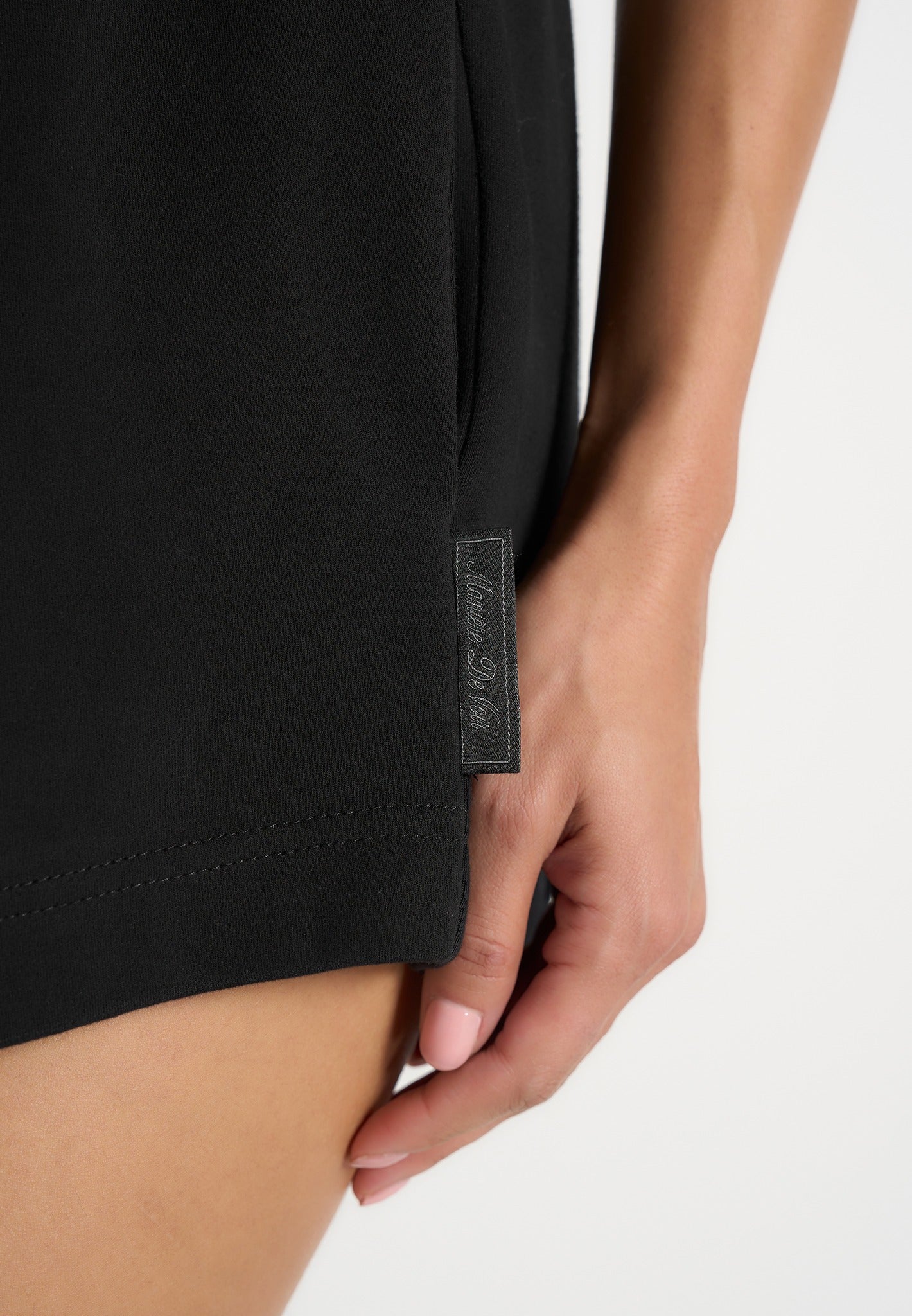sh002-gathered-waist-cotton-shorts-black