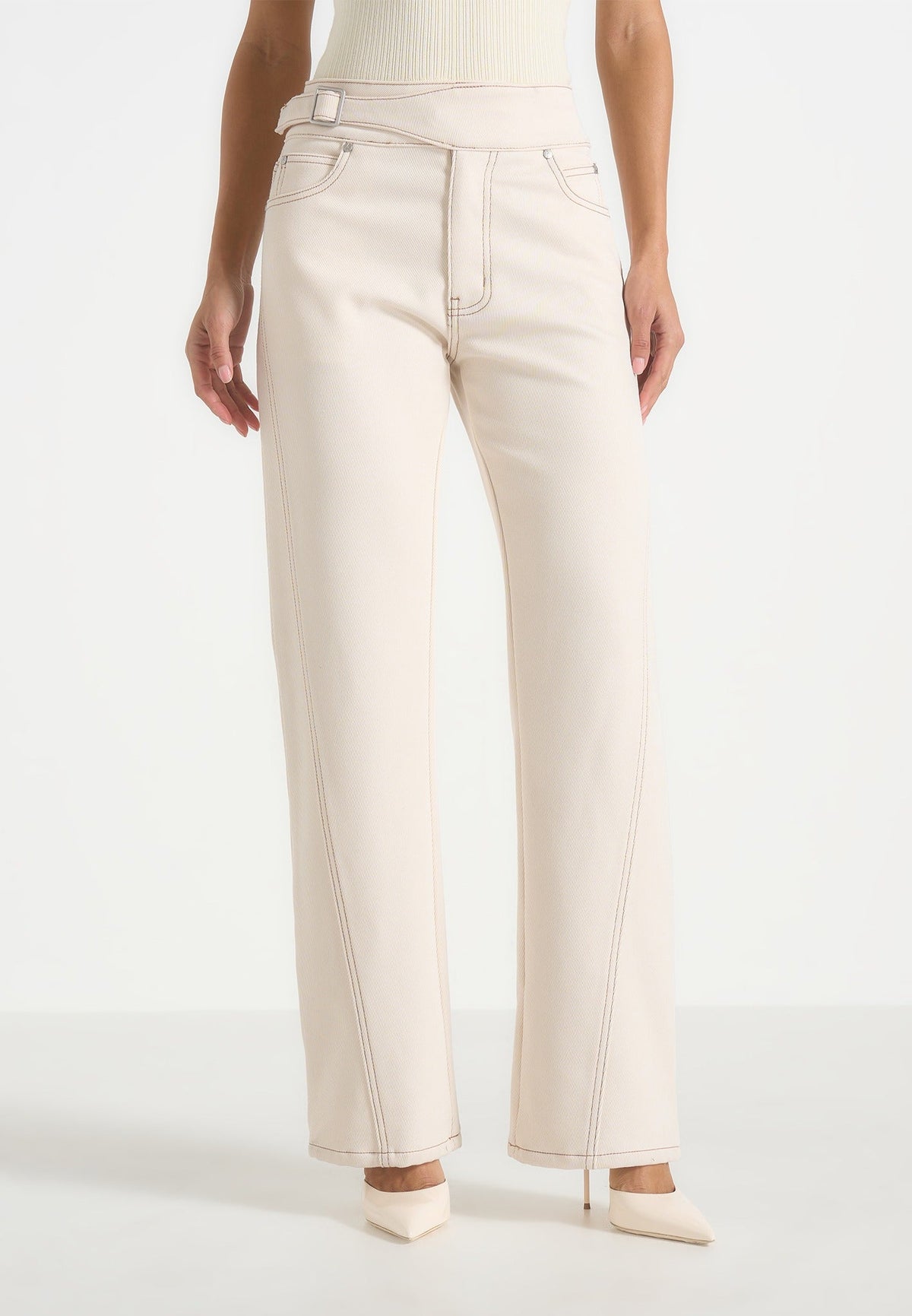 Loane - Twist Leg Boyfriend Jeans With Waist Adjuster - Cream