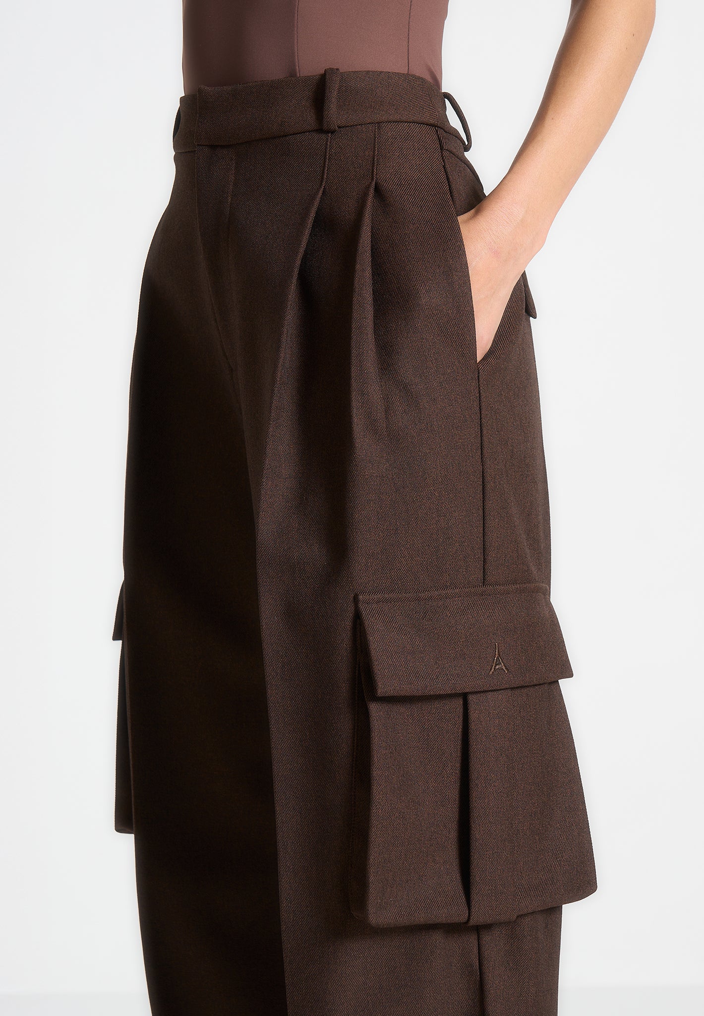 tailored-pleated-cargo-trousers-brown