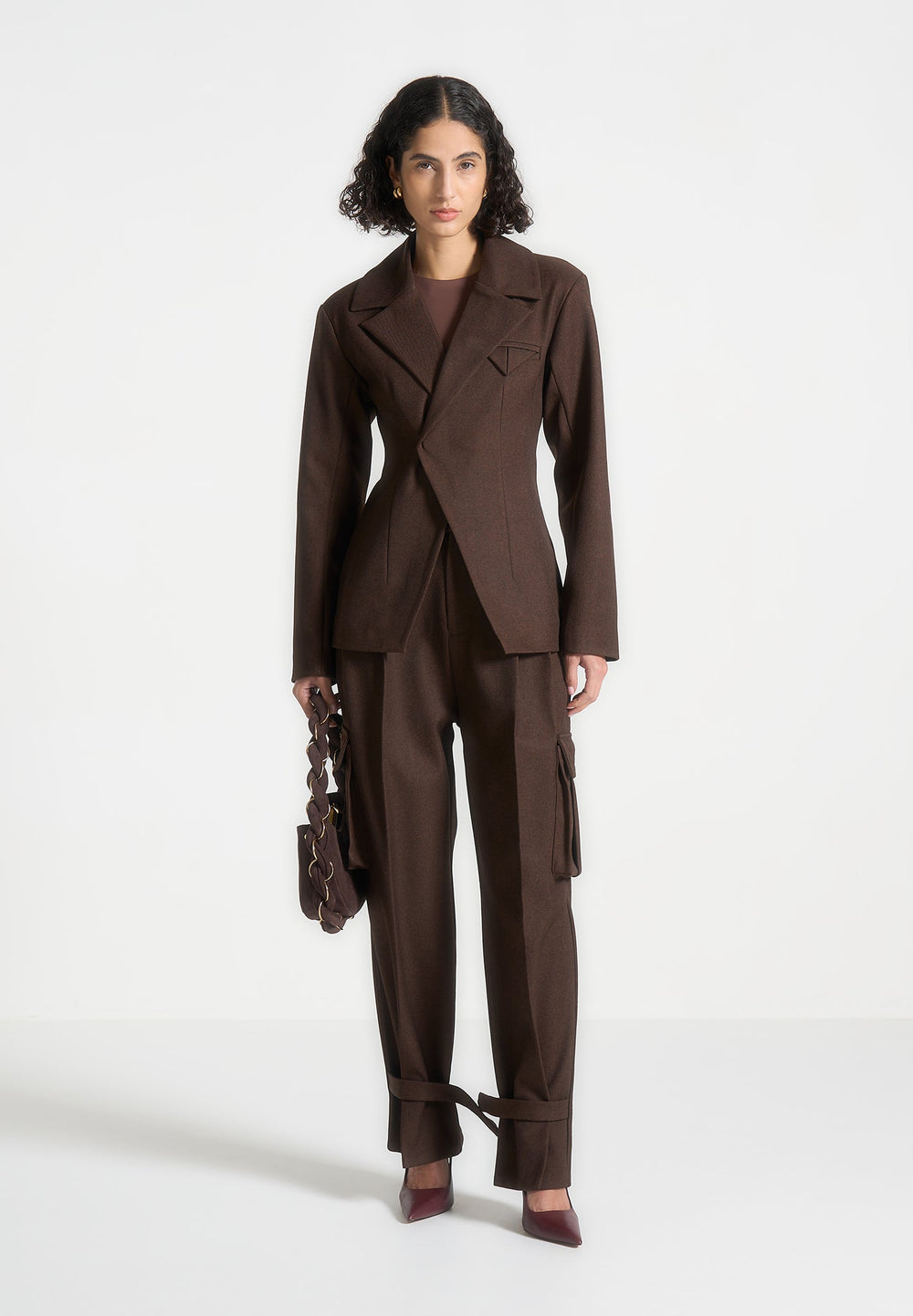 tailored-pleated-cargo-trousers-brown