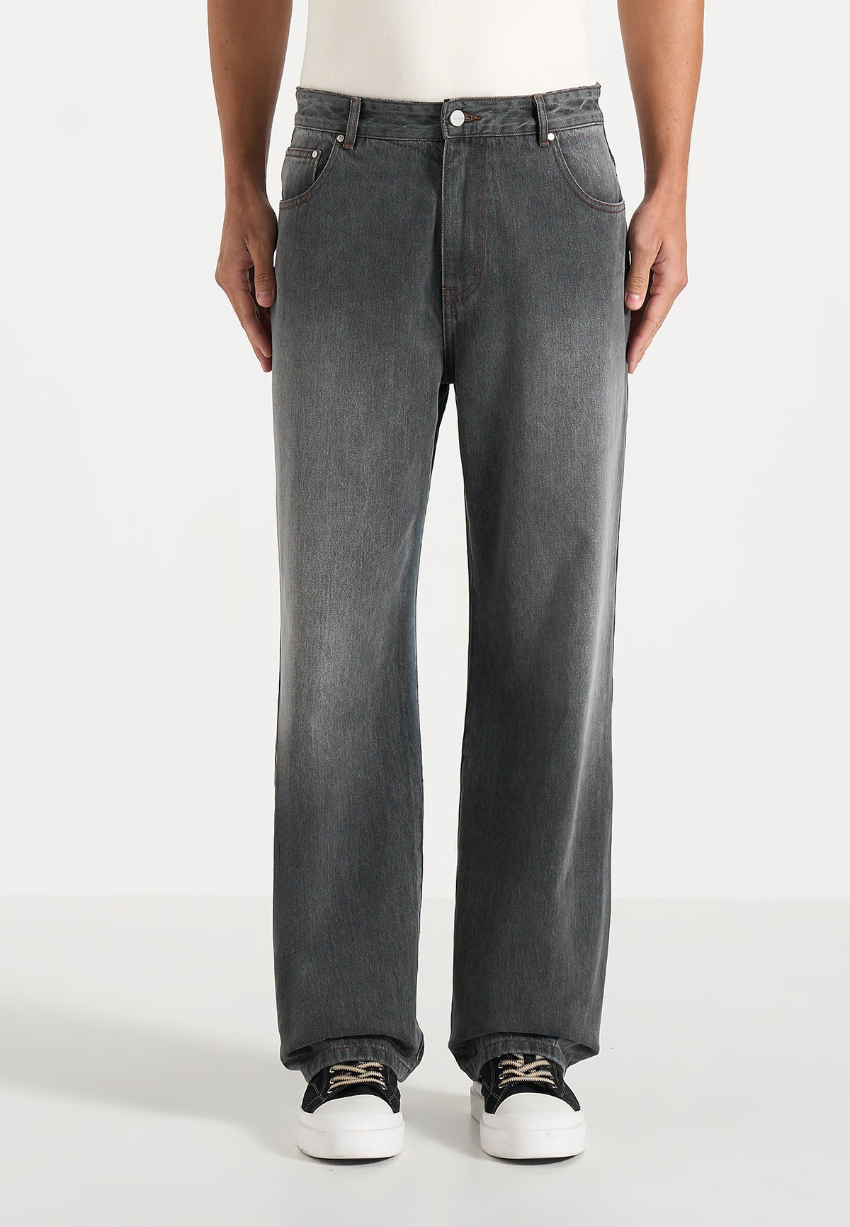 DN002 - Relaxed Fit Washed Jean - Charcoal Grey