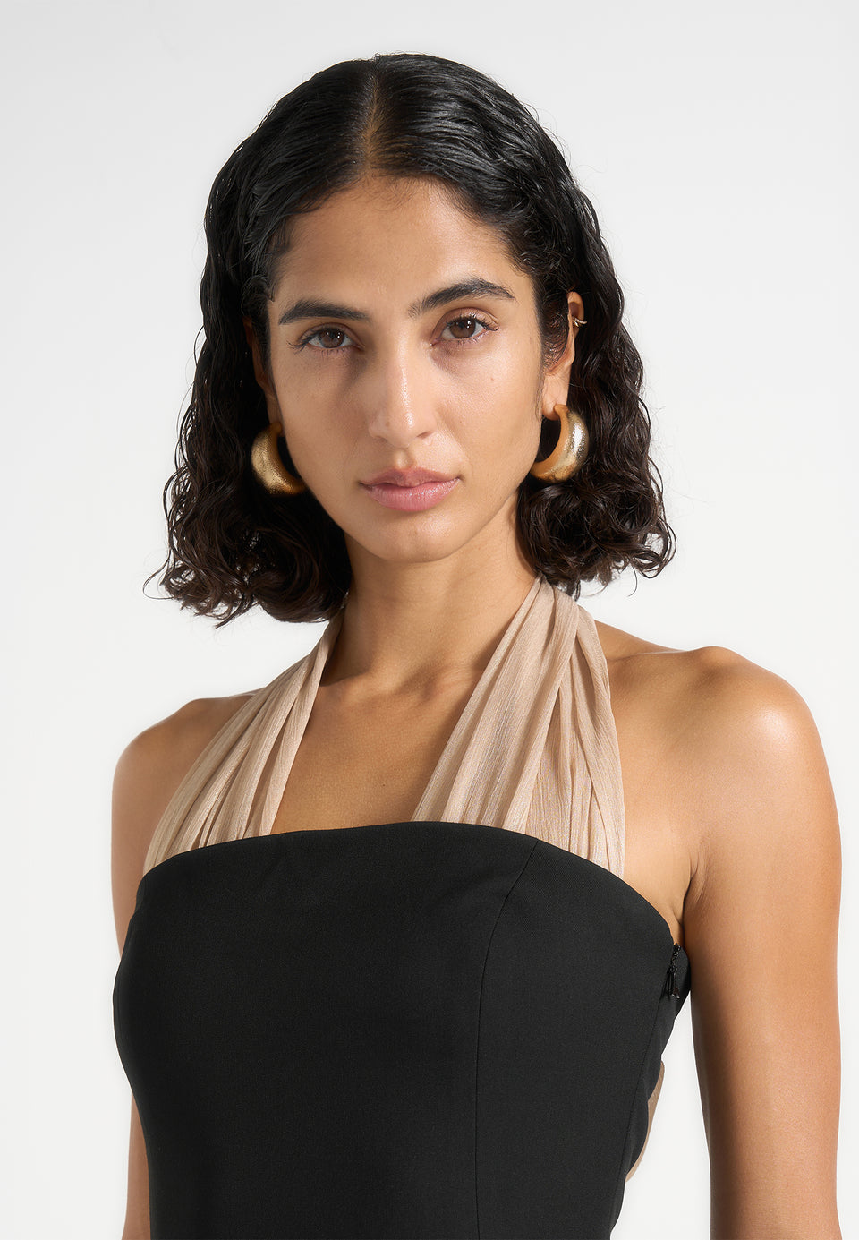Fiore - Halterneck Mini Dress With Long Sash - Black / Champagne