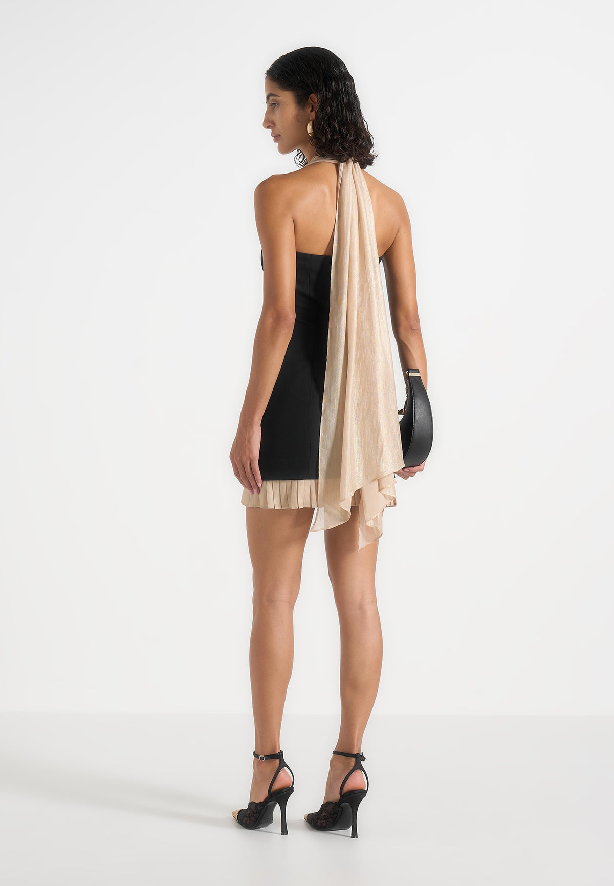 Fiore - Halterneck Mini Dress With Long Sash - Black / Champagne