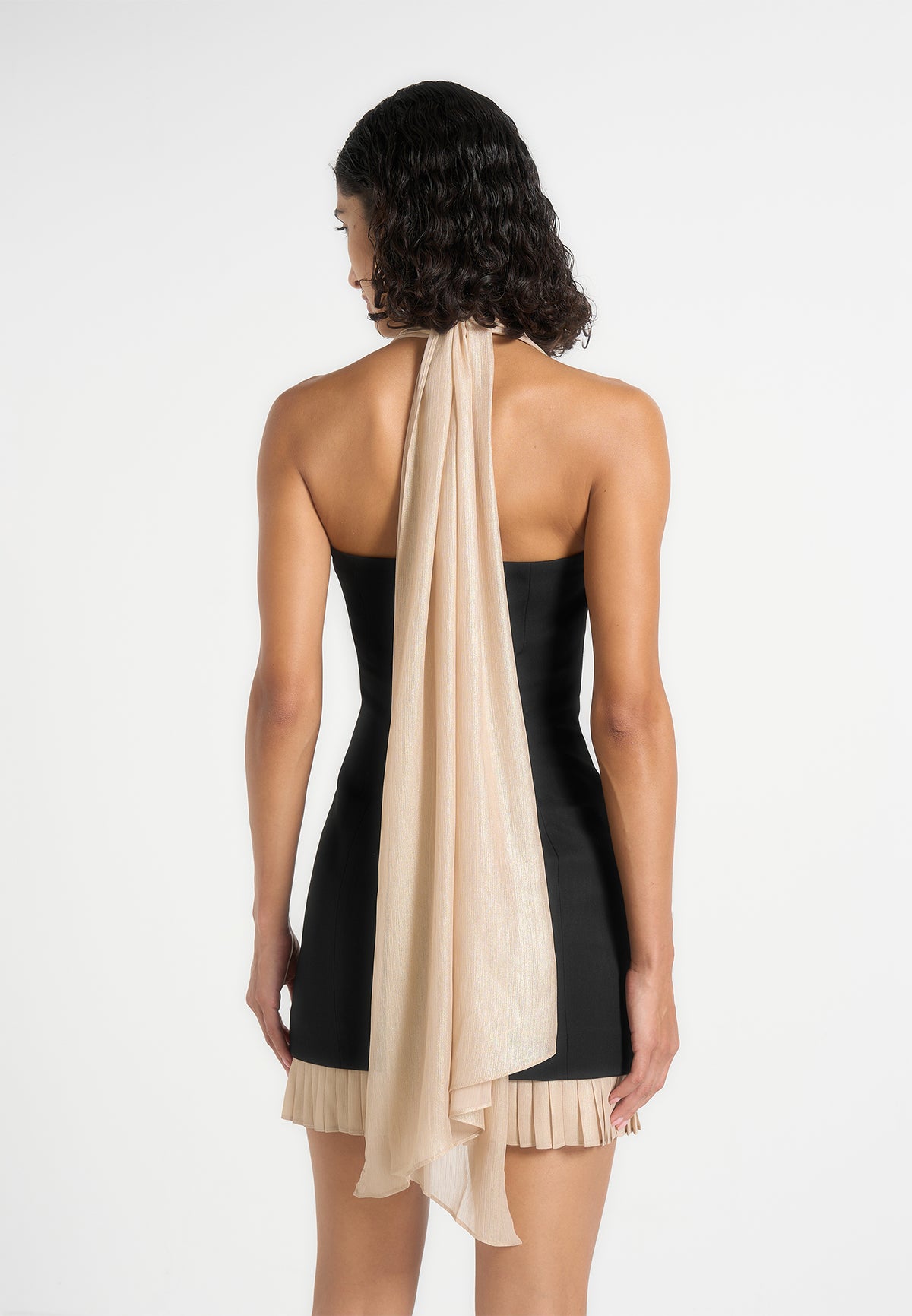 Fiore - Halterneck Mini Dress With Long Sash - Black / Champagne