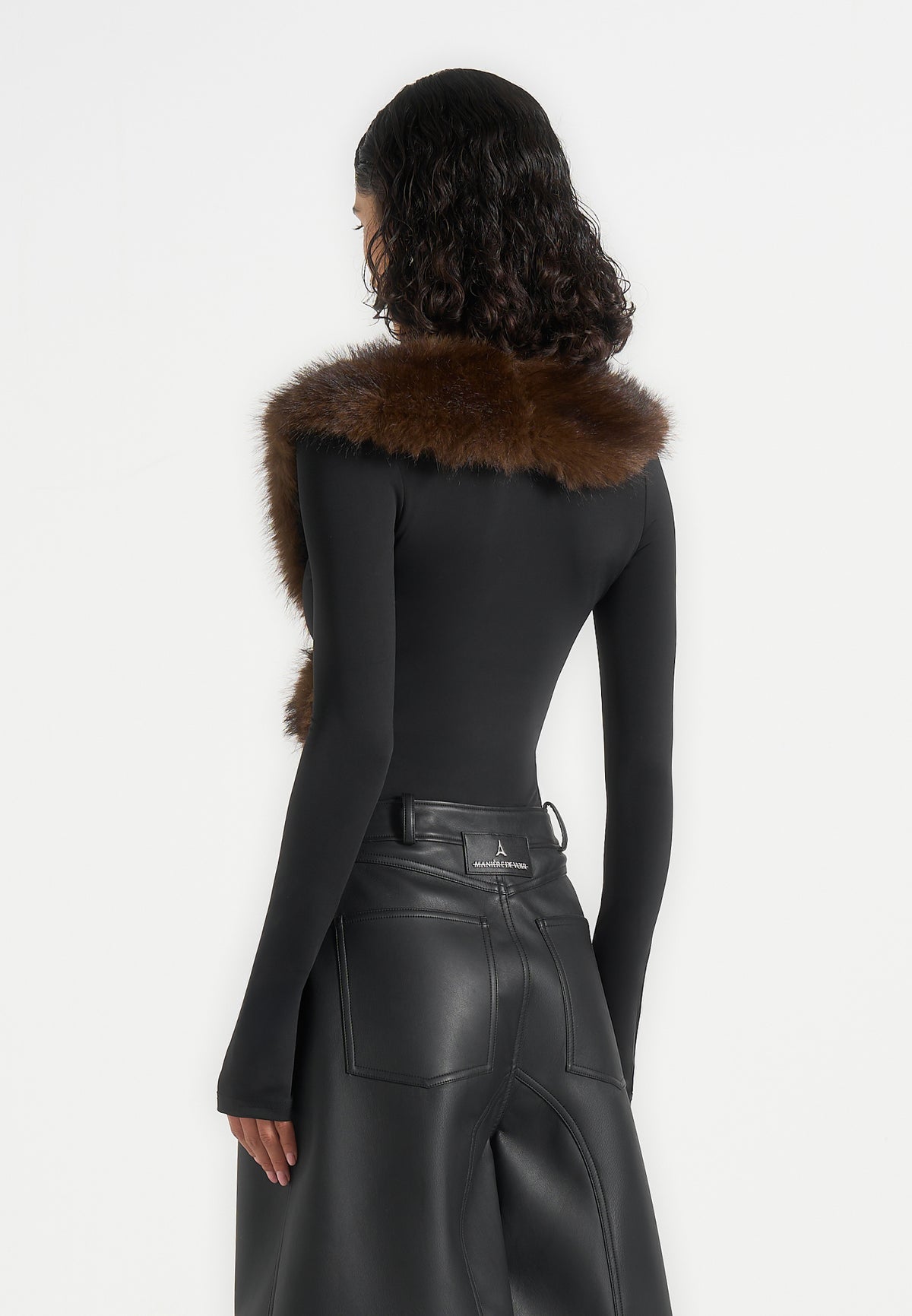 Suki - Fur Collar Long Sleeve Bodysuit - Black / Brown