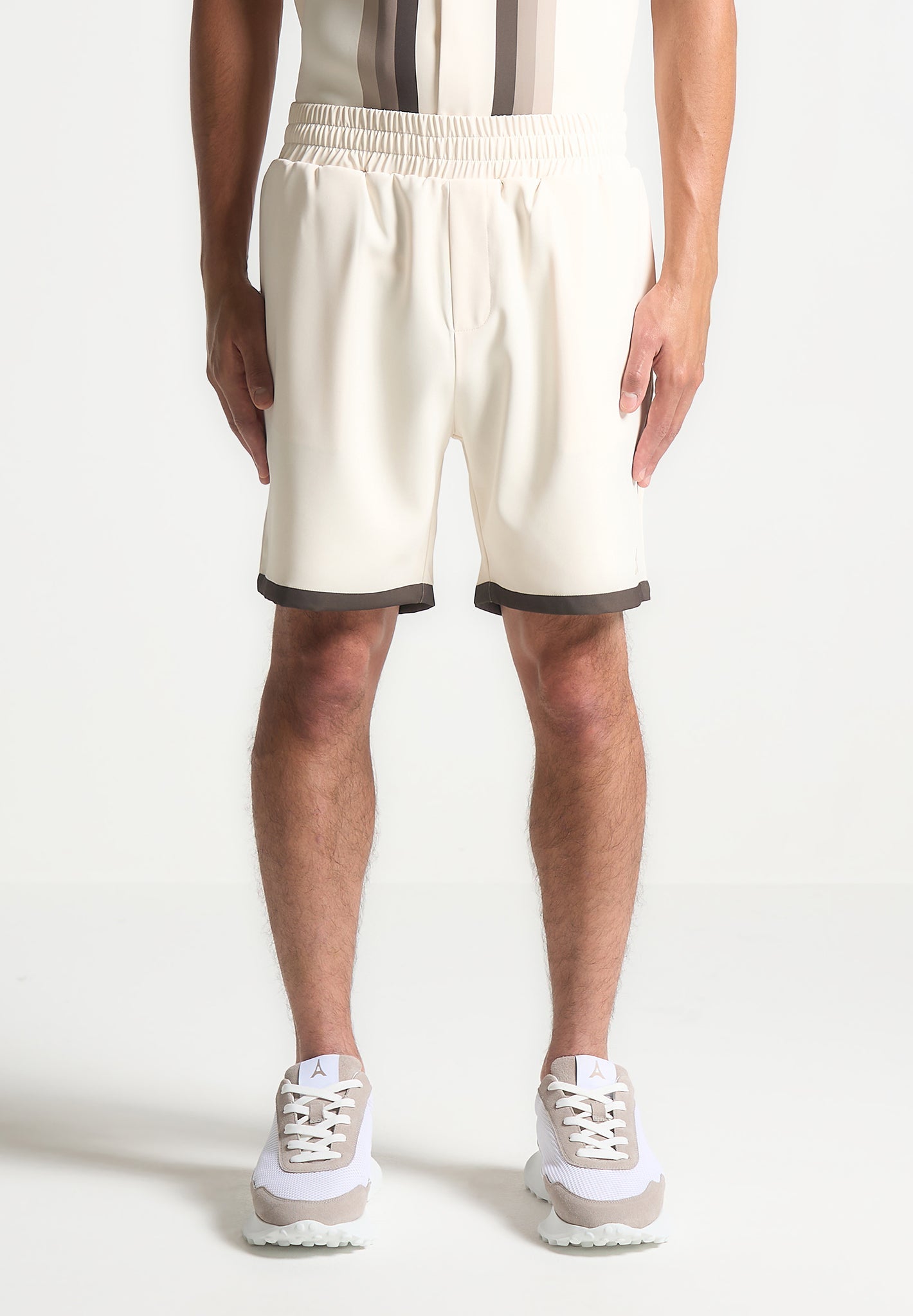 contrast-border-shorts-cream-brown 