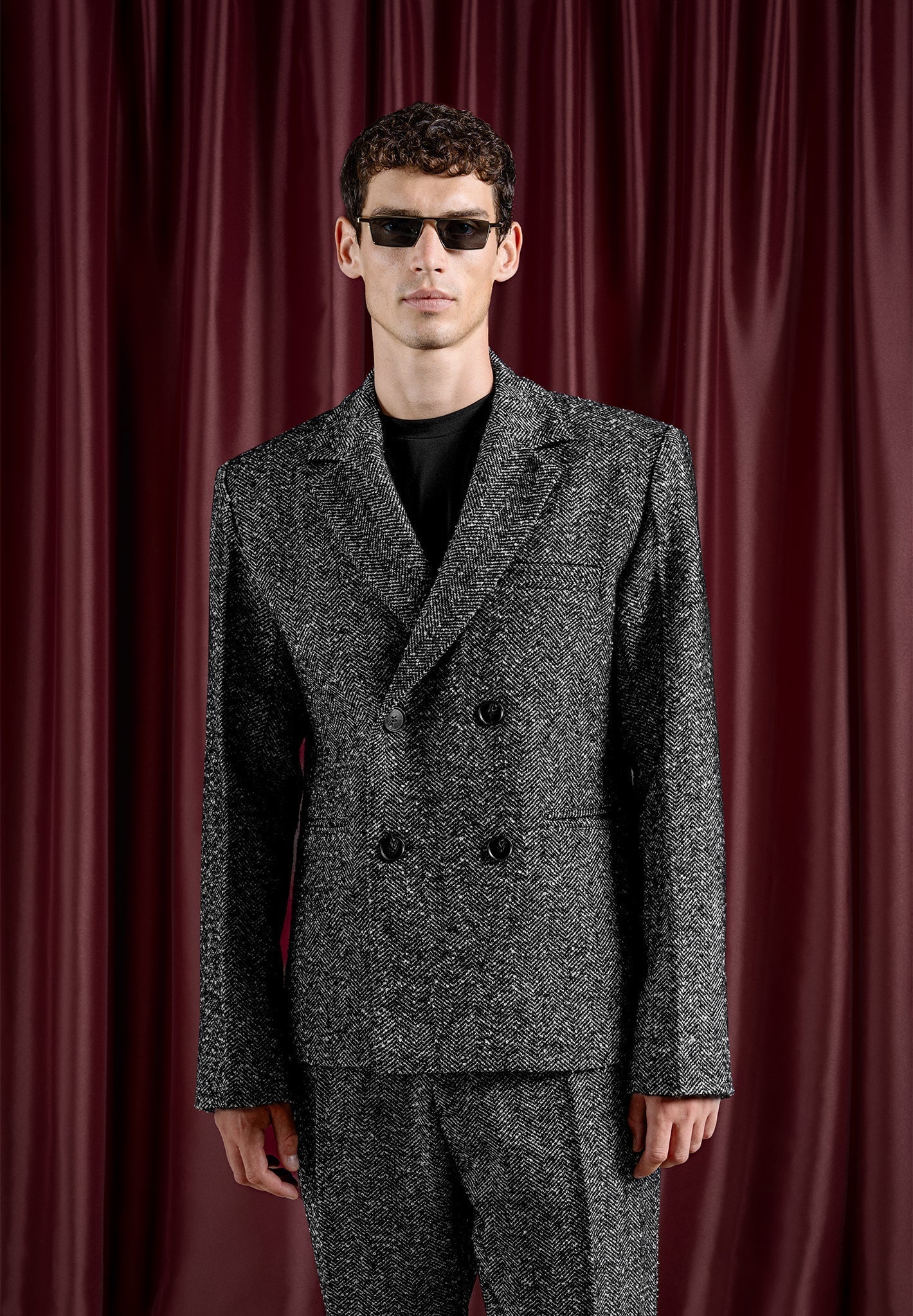 double-breasted-herringbone-wool-blend-suit-jacket-black