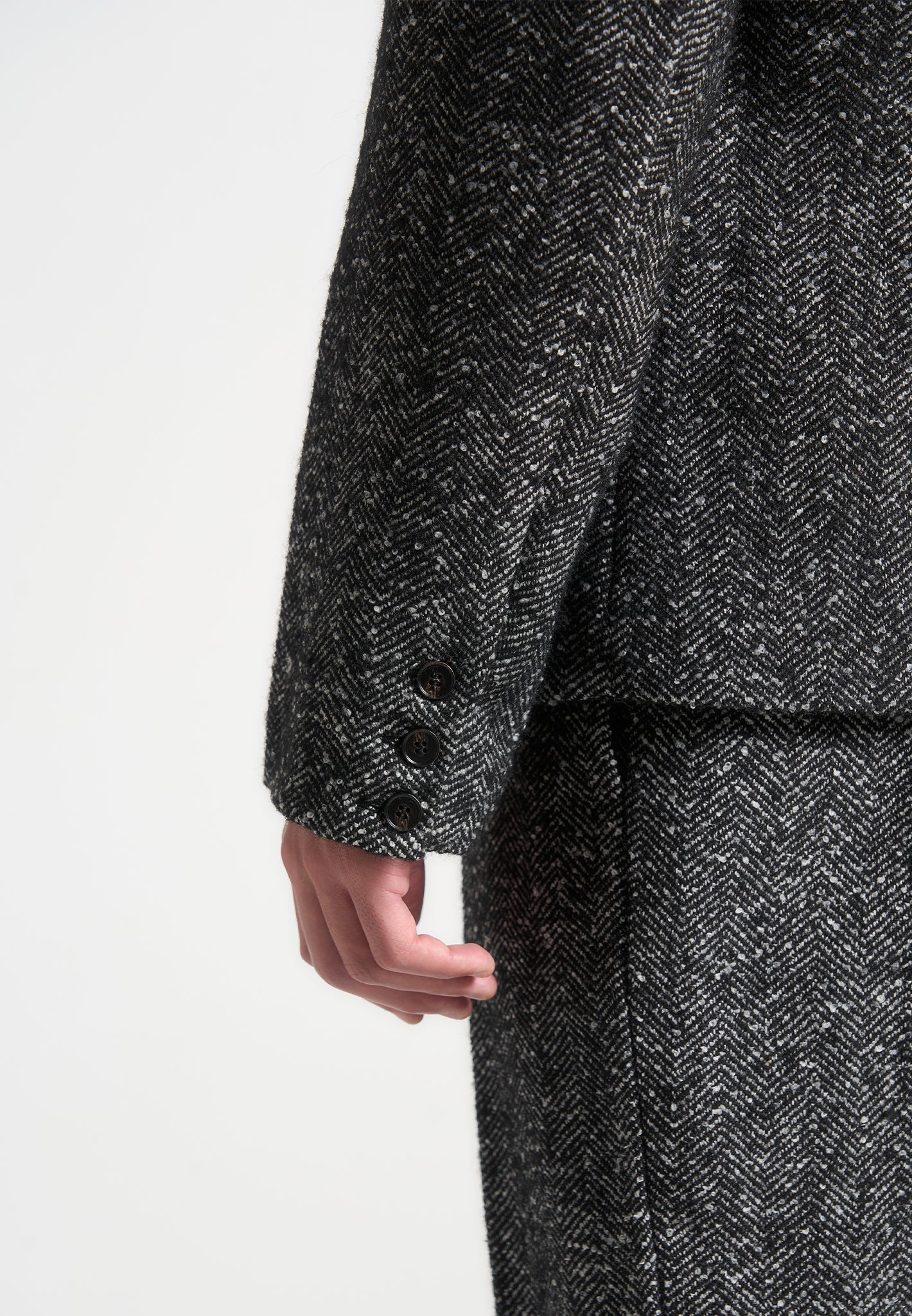 double-breasted-herringbone-wool-blend-suit-jacket-black