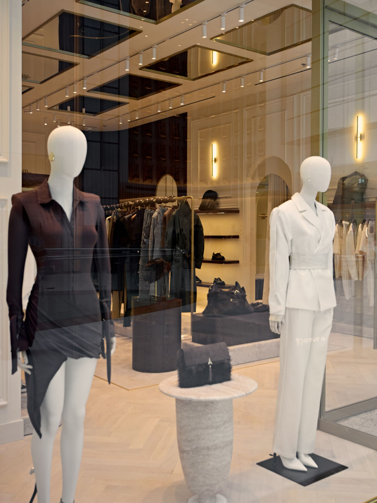 Store gallery image
