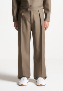 Dorian - Pleated Tailored Pants - Khaki