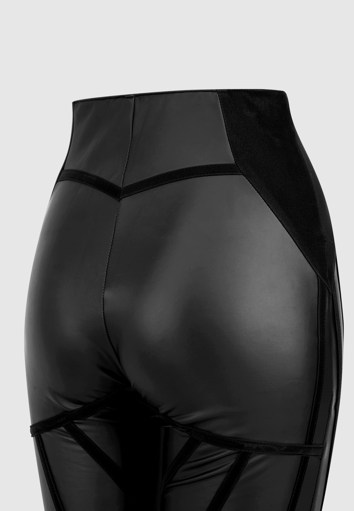 limitless contour collection leggings in black