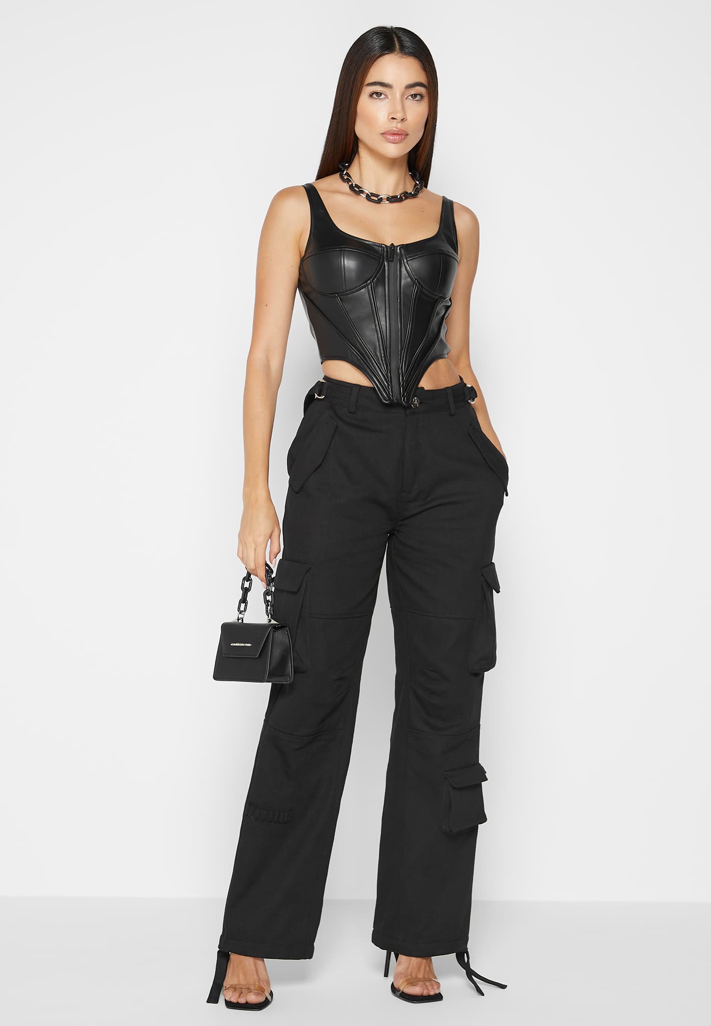 mid-rise-cargo-pants-black