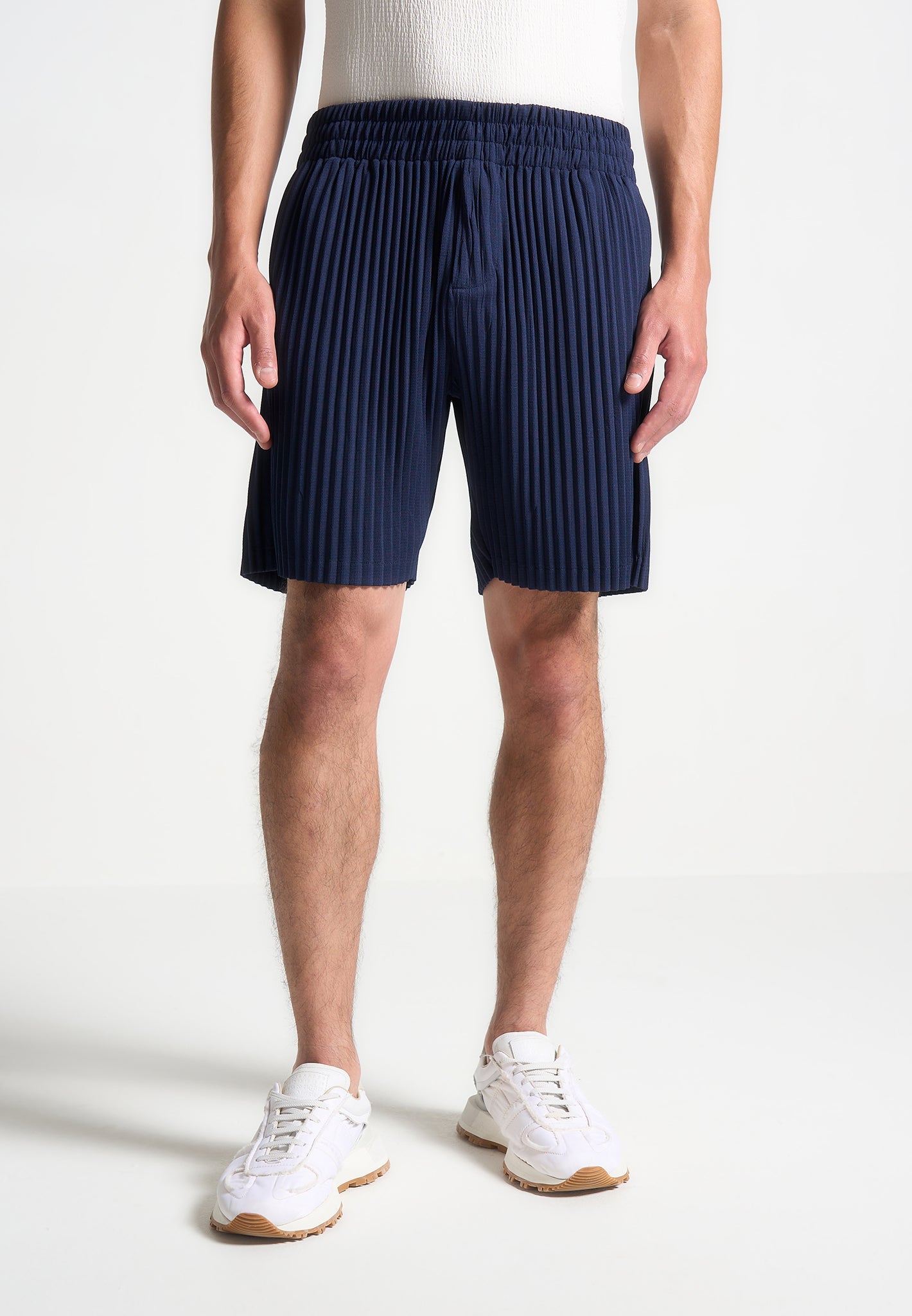 pleated-shorts-navy