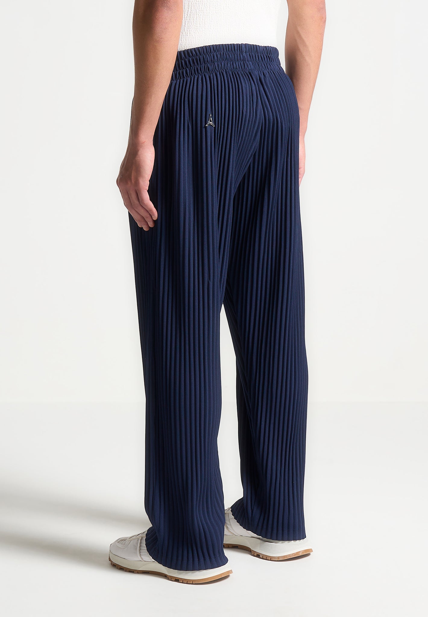 pleated-trousers-navy