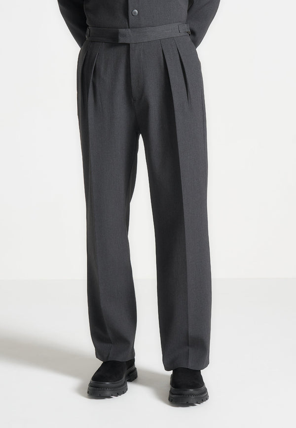 Pierre - Relaxed Fit Hatched Pleated Tailored Trousers - Dark Grey