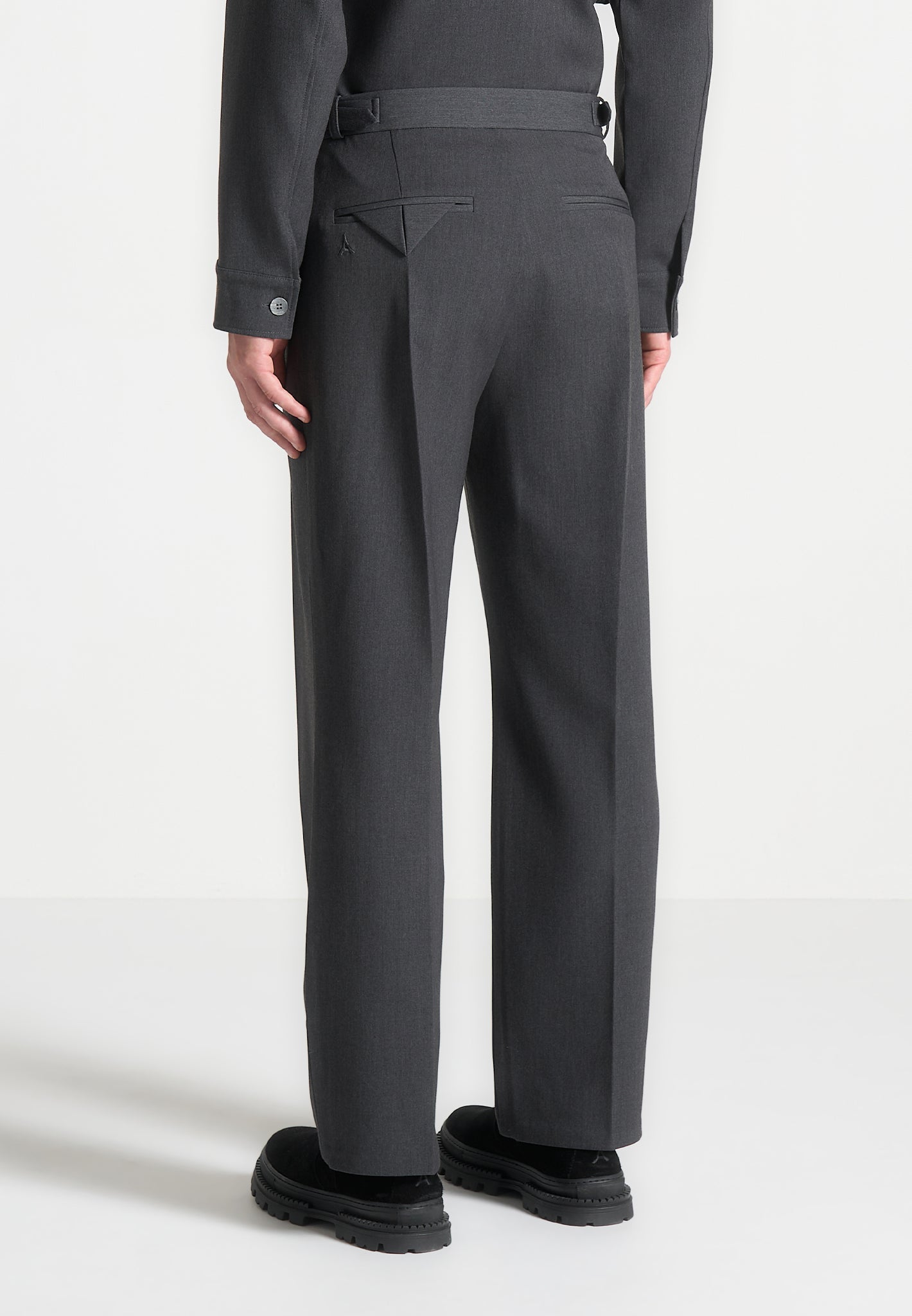 relaxed-fit-hatched-tailored-trousers-grey