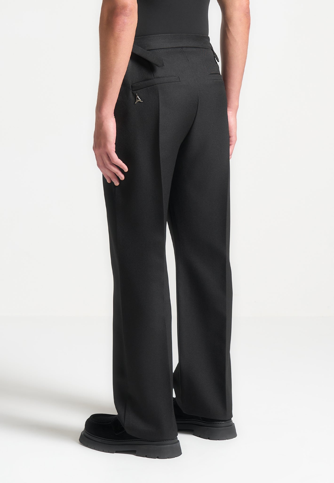 relaxed-fit-textured-pleated-tailored-trousers-black