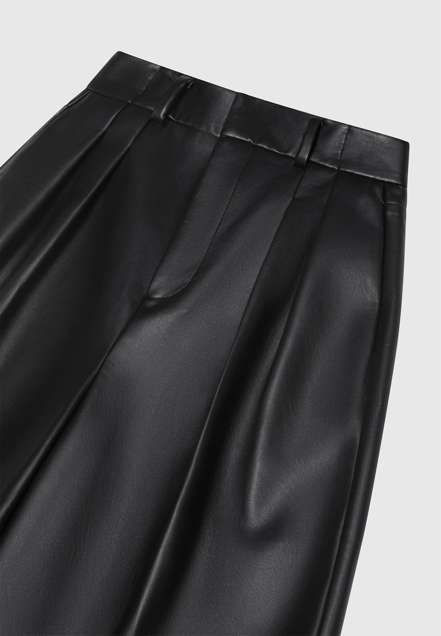 vegan-leather-tailored-city-shorts-black